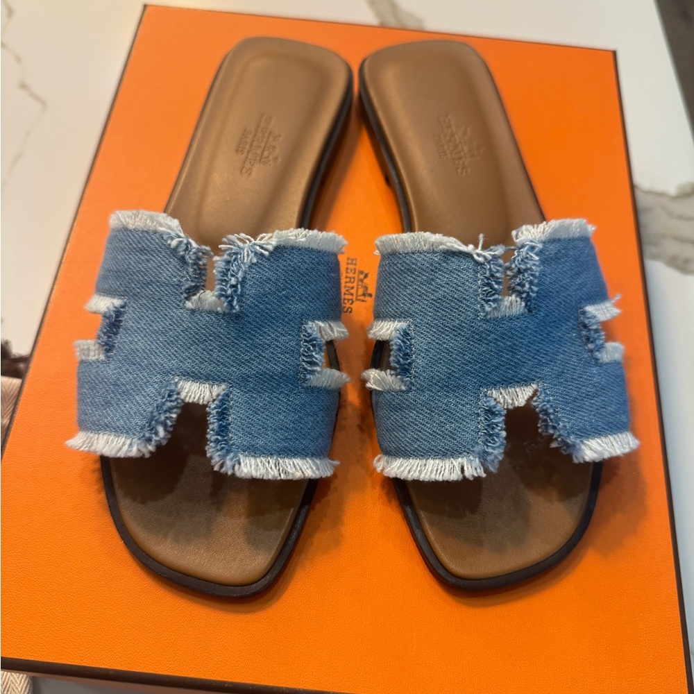 Hermes Oran Sandles size 5